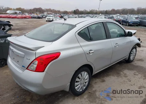 2013 Nissan Versa 1.6 Sv z USA, uszkodzony, nr VIN 3N1CN7AP2DL876762